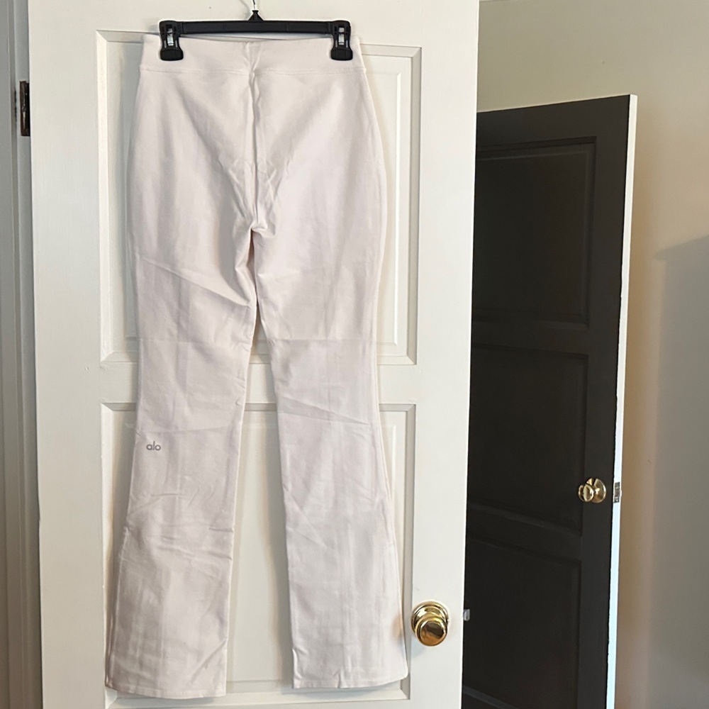 ALO Yoga Women's Airbrush High-Waist Flutter NWOT - Picture 5 of 5